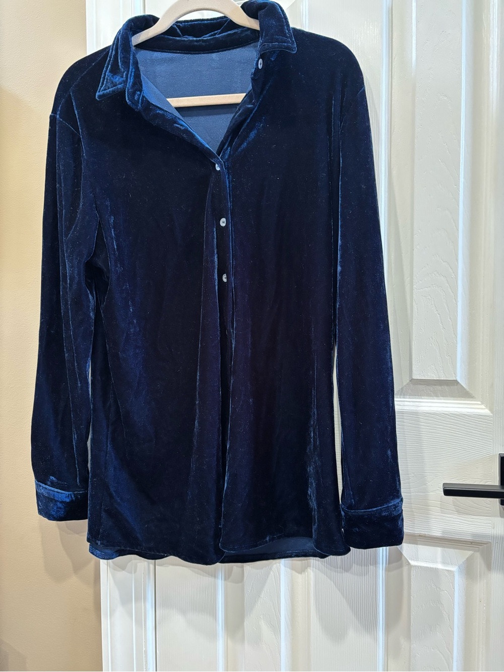 Navy Blue Crushed Velvet Long-Sleeve Button-Down Shirt / Size L